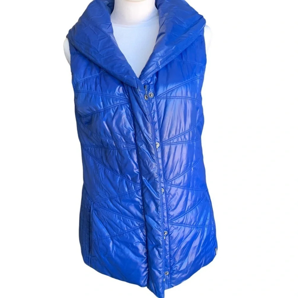 LUCY Lightweight Blue Packable Puffer Vest, size small